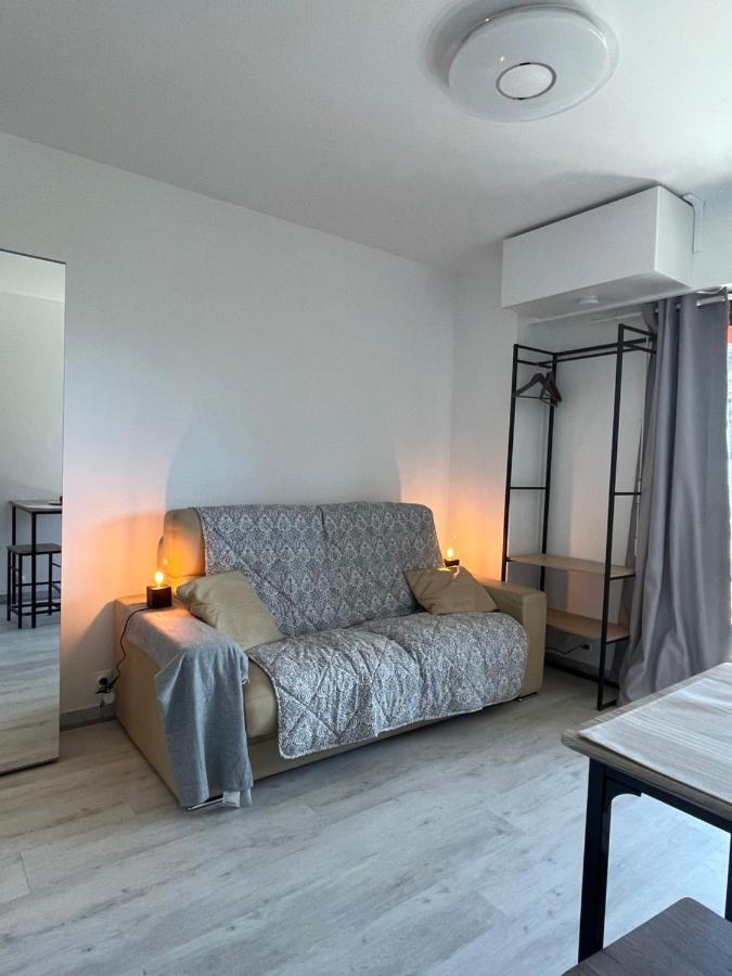 Charmant Studio Avec Terrasse Et Parking A فونس المظهر الخارجي الصورة