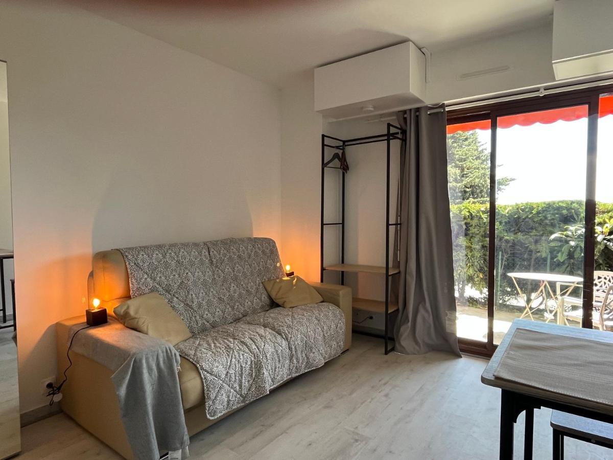Charmant Studio Avec Terrasse Et Parking A فونس المظهر الخارجي الصورة
